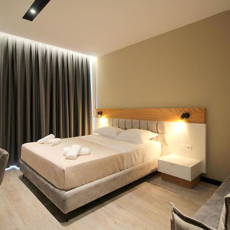 Hotel F&J Sarandë Exterior foto