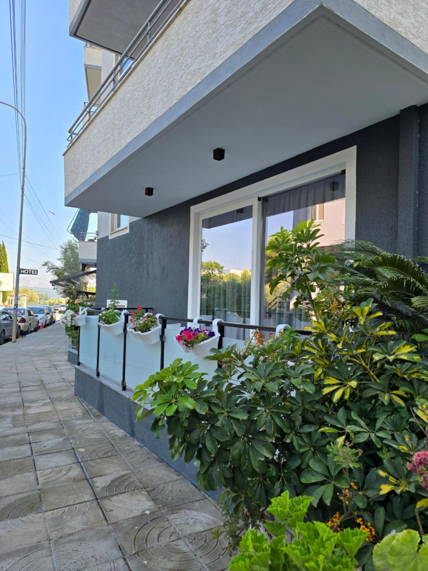Hotel F&J Sarandë Exterior foto